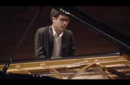 Embedded thumbnail for Steven Kleeven wint Steinway Piano Competition