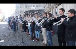 Embedded thumbnail for Trompetters op de grote markt